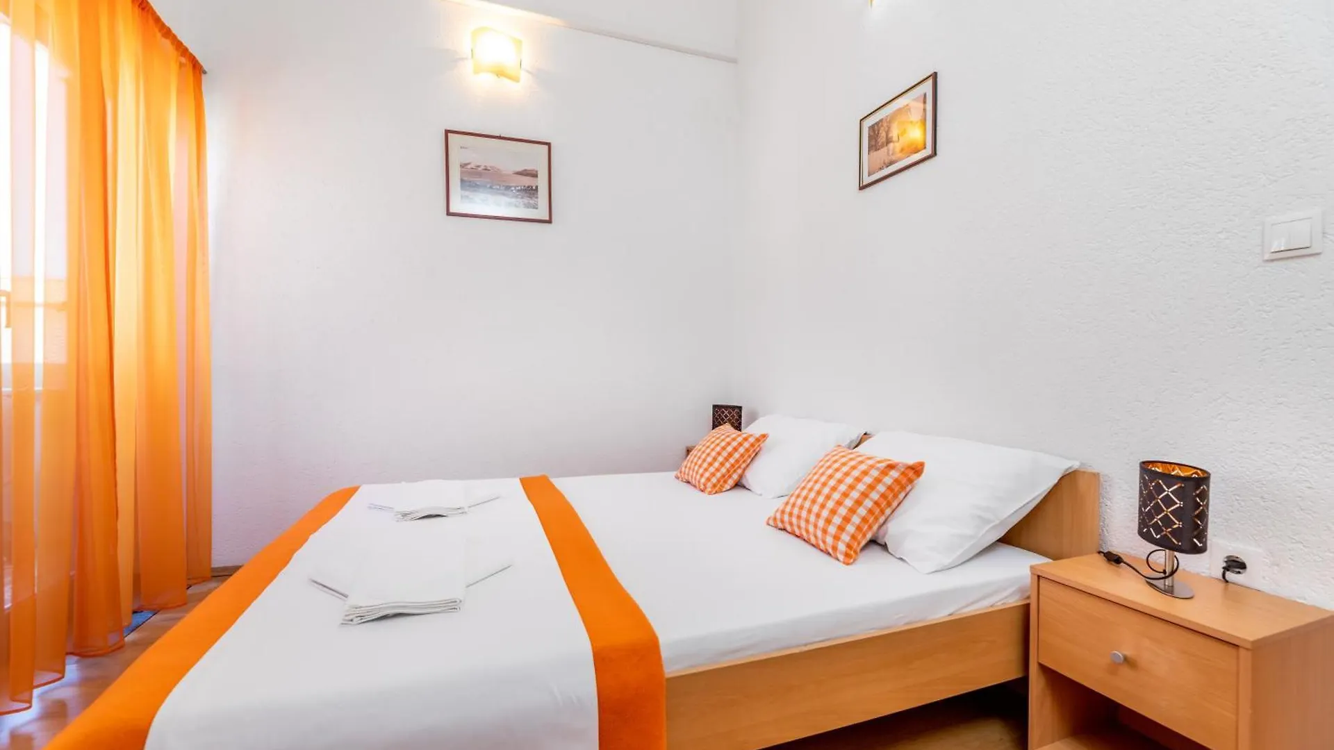 Apartments Romanse Baska באסקה